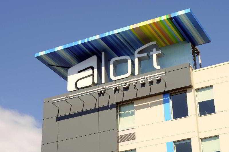 Aloft Montreal Airport Hotel Дорвал Екстериор снимка