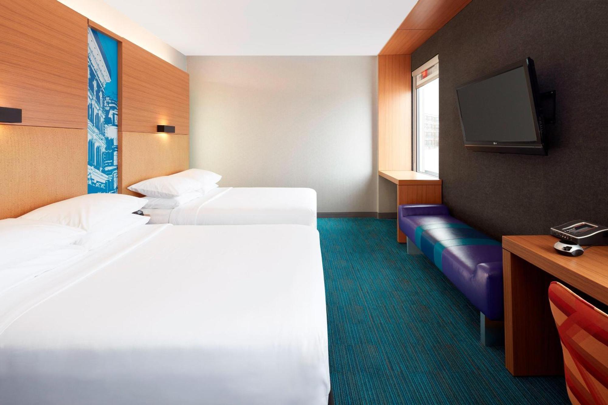 Aloft Montreal Airport Hotel Дорвал Екстериор снимка