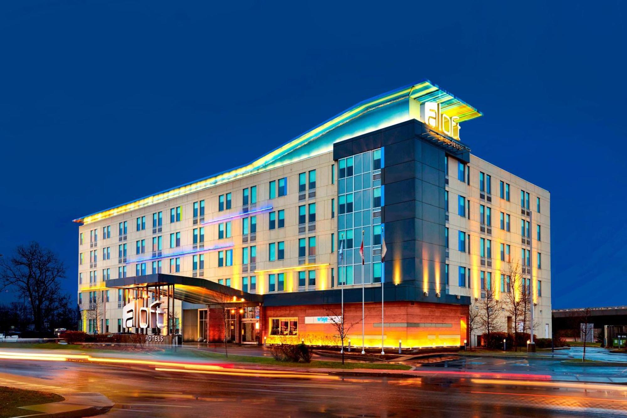 Aloft Montreal Airport Hotel Дорвал Екстериор снимка