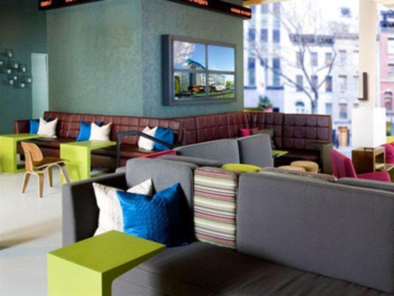 Aloft Montreal Airport Hotel Дорвал Екстериор снимка