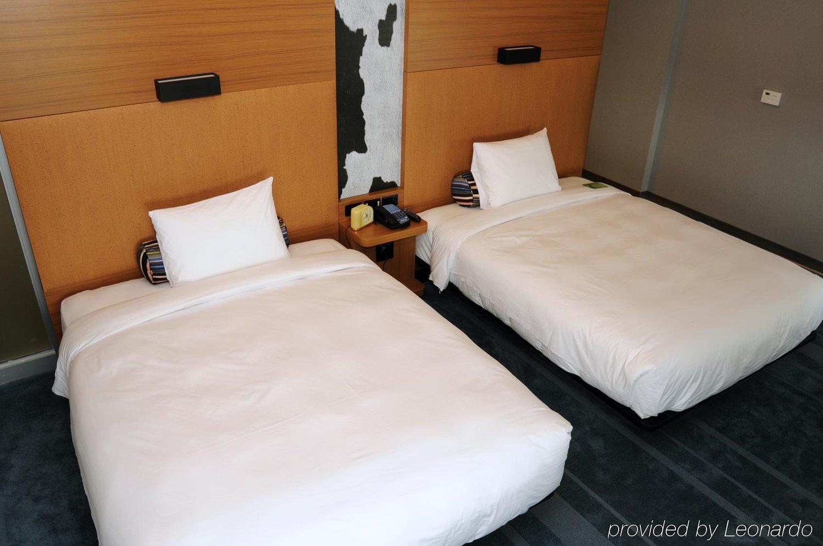 Aloft Montreal Airport Hotel Дорвал Екстериор снимка